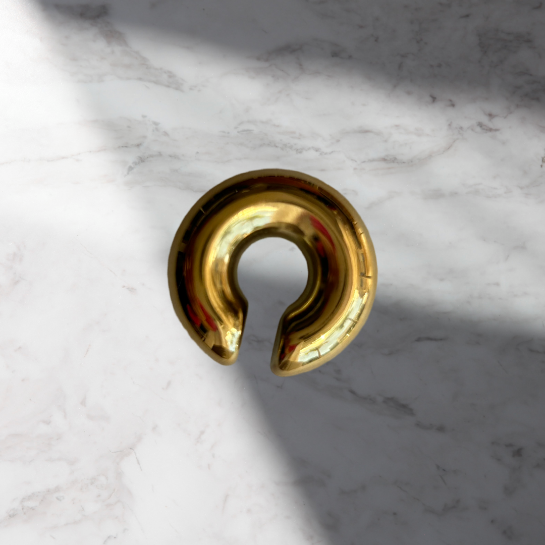 DONUT GOLD EAR CUFF